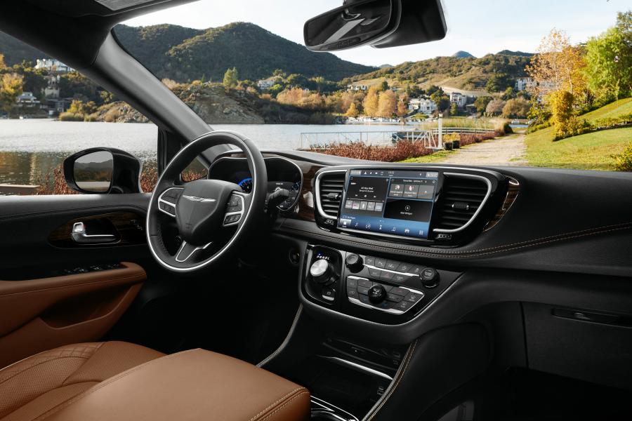 Торпедо Chrysler Pacifica Pinnacle AWD (RU) 2020 года  (фото 6 из 82)